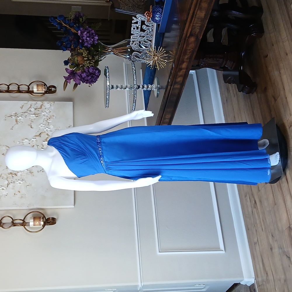 David's Bridal Elegant Blue One-Shoulder Formal Floor-length Gown. Size 4 - Picture 8 of 17